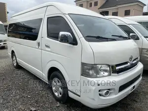 Toyota HiAce 2015 White