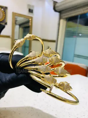 Pure Gold 750 Italy