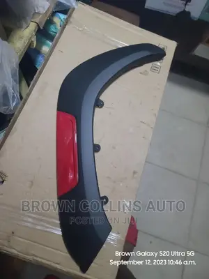 Fender Padded Hilux 2016-2023 (RED CENTER)