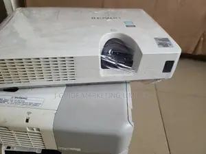 Hitachi Multimedia Projector