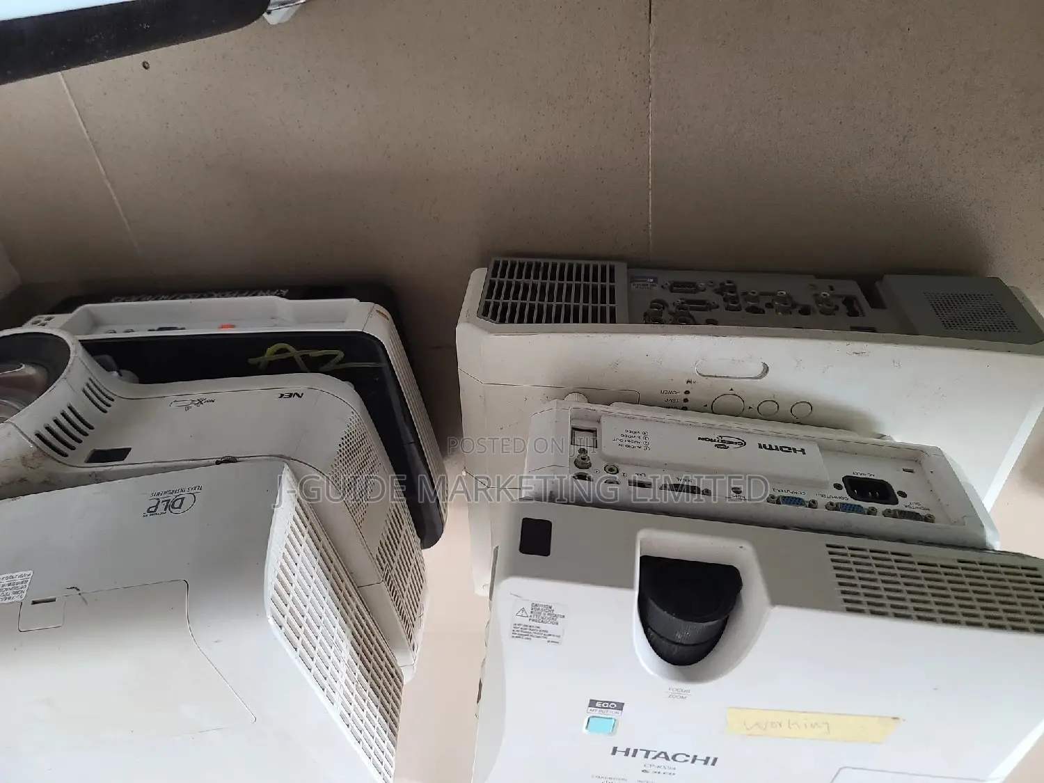 Hitachi Multimedia Projector