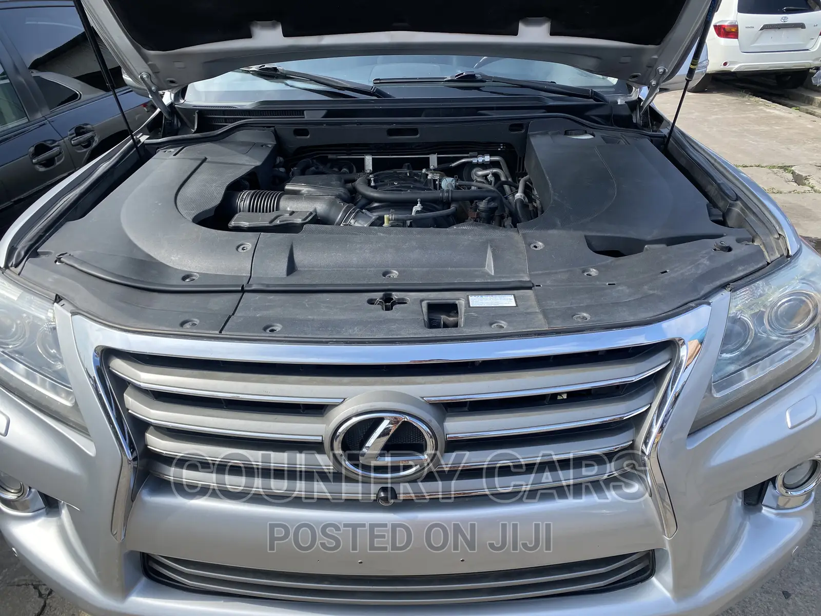 Lexus LX 570 AWD 2014 Silver
