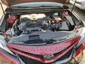Toyota Camry SE FWD (2.5L 4cyl 8AM) 2018 Red