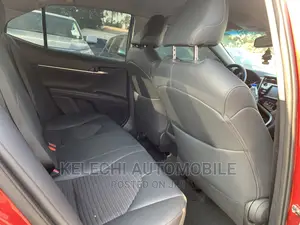 Toyota Camry SE FWD (2.5L 4cyl 8AM) 2018 Red