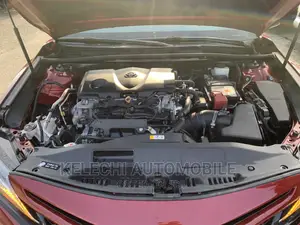 Toyota Camry SE FWD (2.5L 4cyl 8AM) 2018 Red