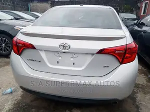 Toyota Corolla SE (1.8L 4cyl 2A) 2018 Silver