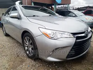 Toyota Camry 2016 Silver