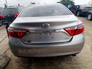 Toyota Camry 2016 Silver