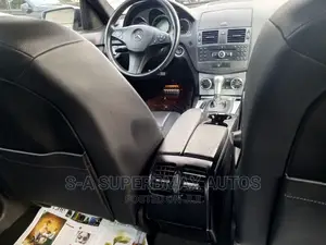 Mercedes-Benz C300 2011 Gray