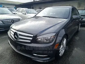 Mercedes-Benz C300 2011 Gray