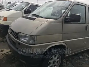 Volkswagen Transporter 2002 Gold