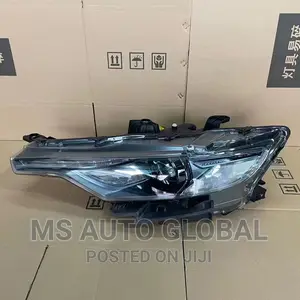 Maserati Levante 2018 Headlights