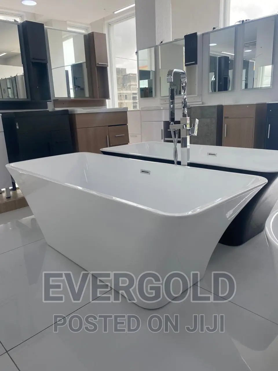 Executive Luxury Bathtub White Available