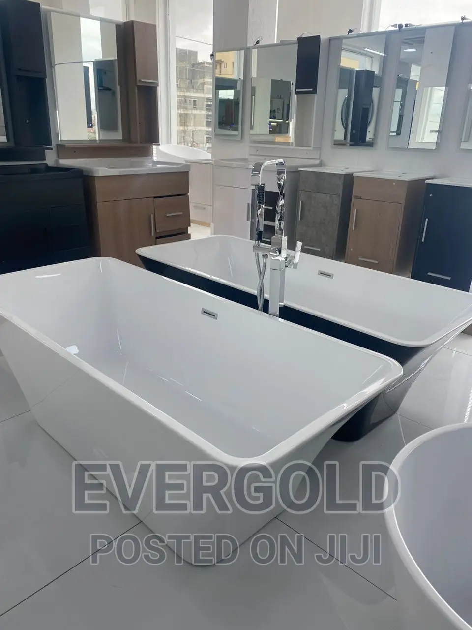 Executive Luxury Bathtub White Available