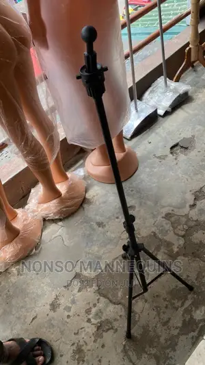 Small Size Tripod Stand For Mannequin Heads