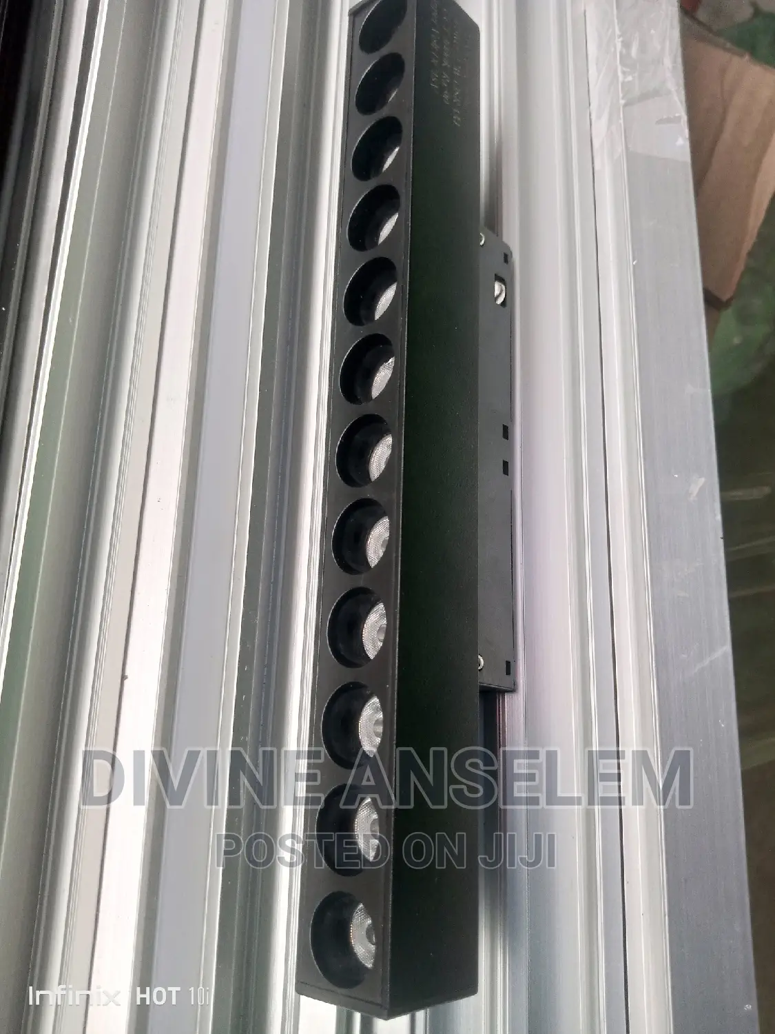 Magnetic Multiple Light