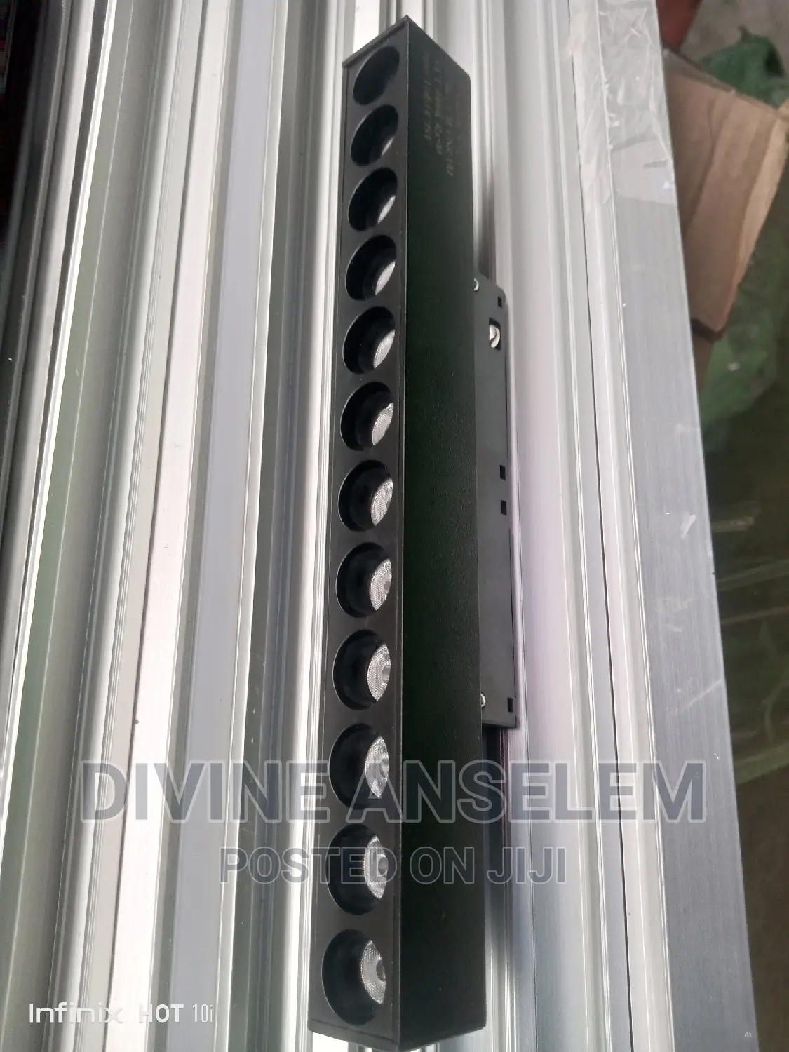 Magnetic Multiple Light