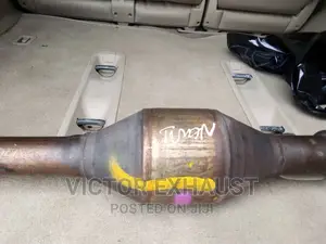 Centre Catalyst Lexus RX330 and Highlander 2005