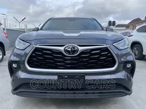 Toyota Highlander XLE 2022 Gray
