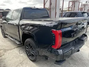 Toyota Tundra 2023 Black