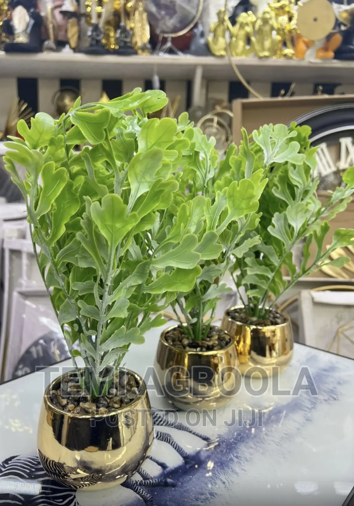 Gold Vase With Flowers(Each) in Lagos Island (Eko) Home Accessories
