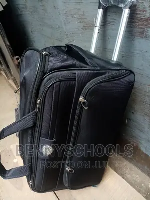 Medium Black Star Express Traveling Luggage Bag Wt Trolleys