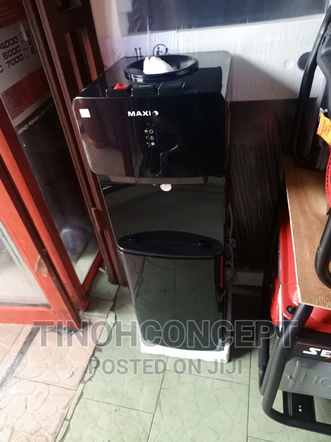 Maxi Water Despenser Black