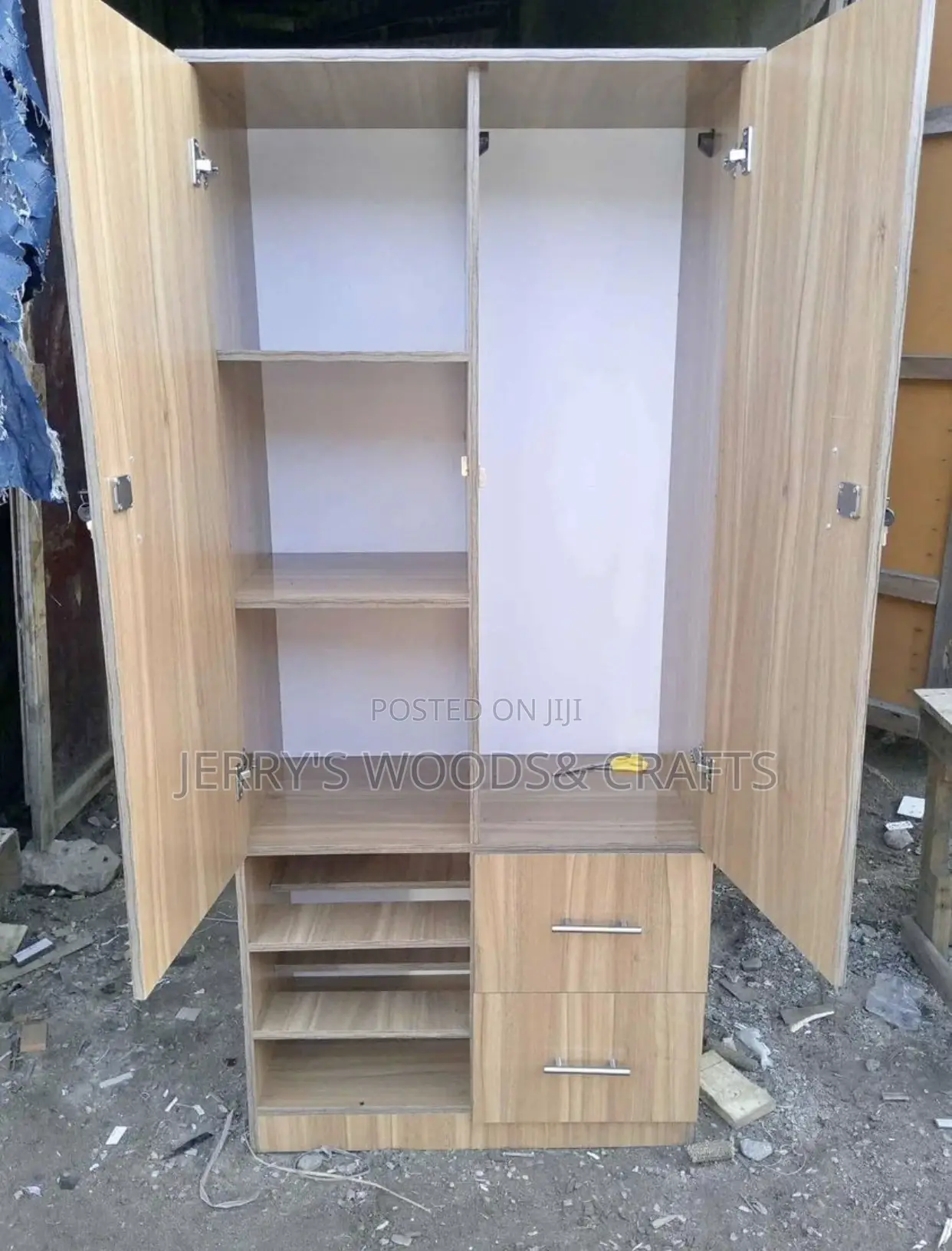 32 Inches Wardrobe With Mirror