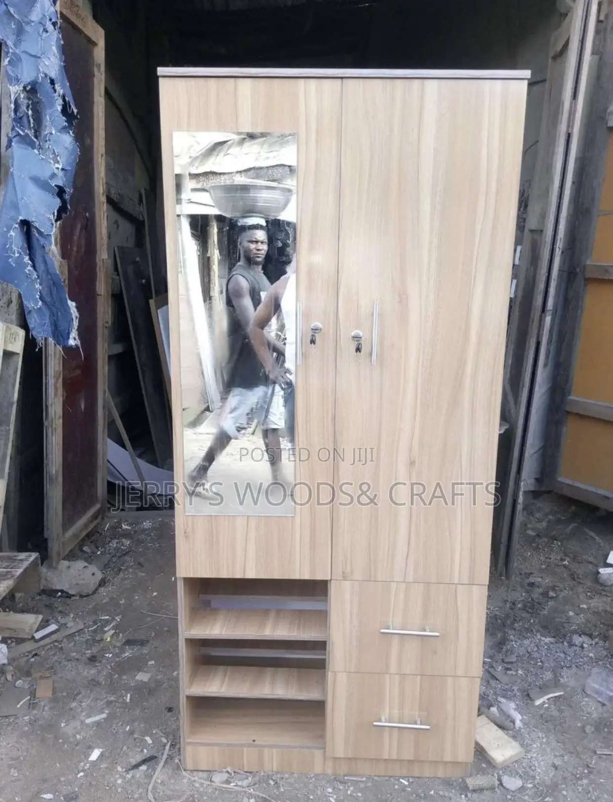 32 Inches Wardrobe With Mirror
