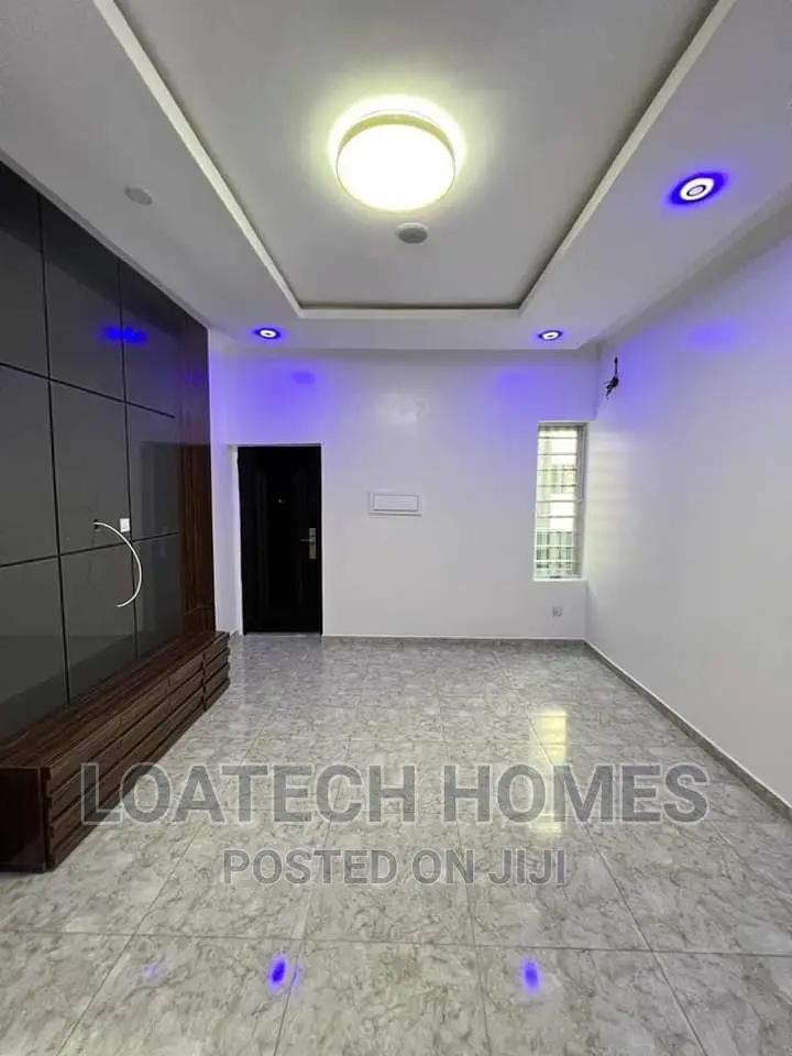 5bdrm Duplex in Orchid Road, Lekki, Chevron for sale
