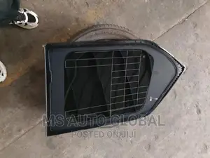 Lexus LX570 Vent Glass