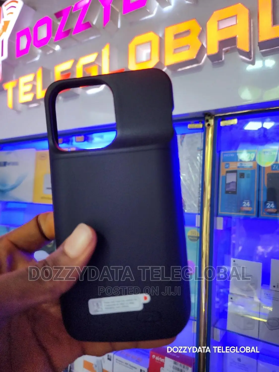 Recharging Slim Battery Cases for iPhones