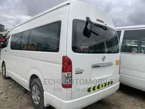 Toyota HiAce 2018 White