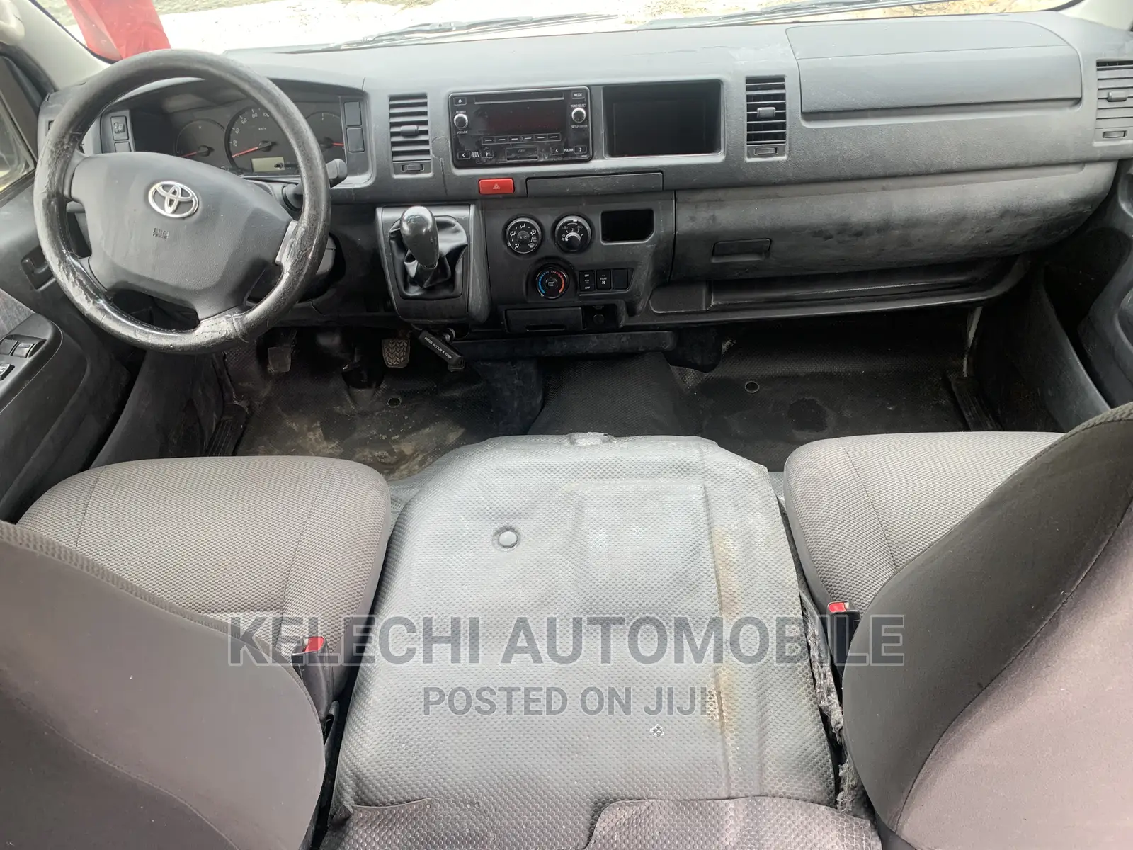 Toyota HiAce 2018 White