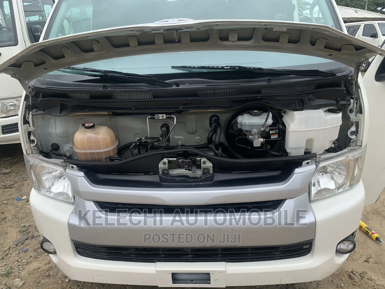 Toyota HiAce 2018 White