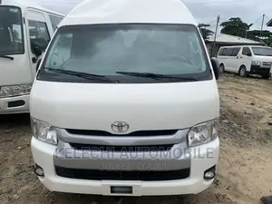 Toyota HiAce 2018 White