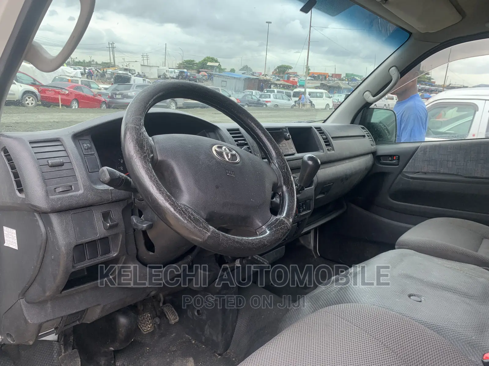 Toyota HiAce 2018 White