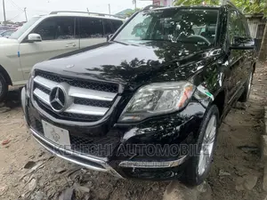 Mercedes-Benz GLK-Class Base GLK 350 4dr AWD 4MATIC (3.5L 6cyl 7A) 2015