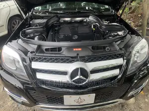 Mercedes-Benz GLK-Class Base GLK 350 4dr AWD 4MATIC (3.5L 6cyl 7A) 2015