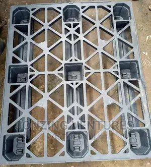 Rugged Black Thick Pallet
