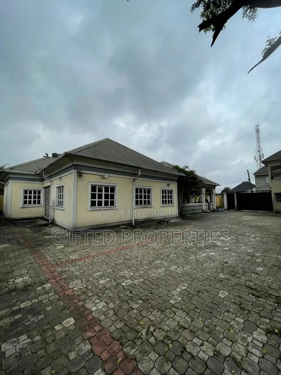 Furnished 4bdrm Bungalow in New Rd Estate Off, Port-Harcourt for sale