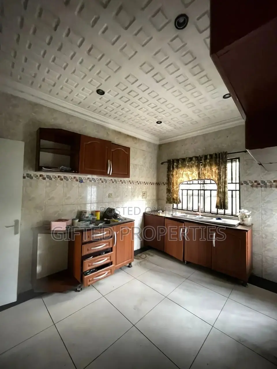 Furnished 4bdrm Bungalow in New Rd Estate Off, Port-Harcourt for sale