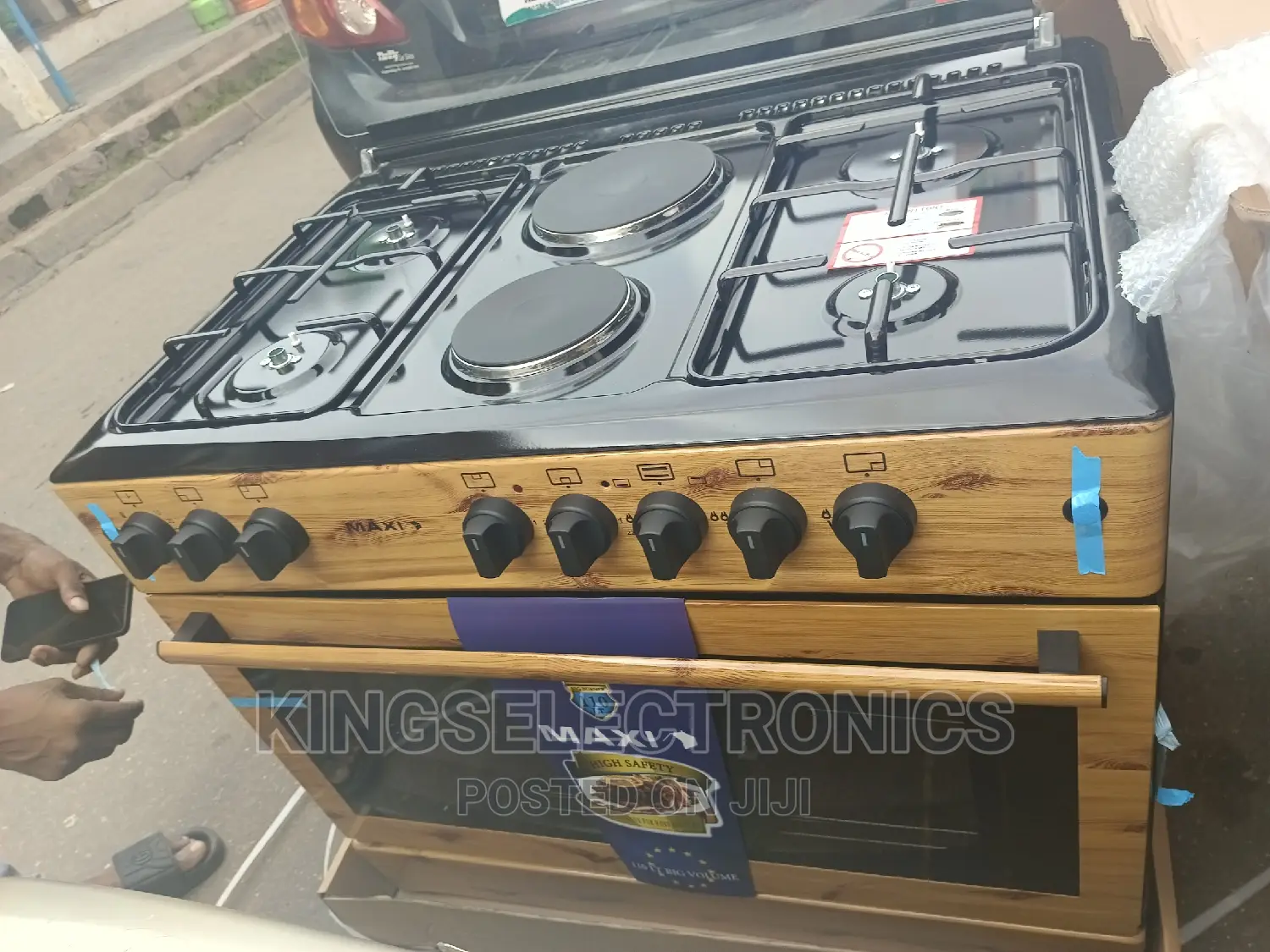 Maxi Big Size 4gas and 2electric With Oven