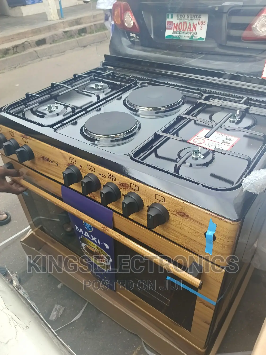 Maxi Big Size 4gas and 2electric With Oven