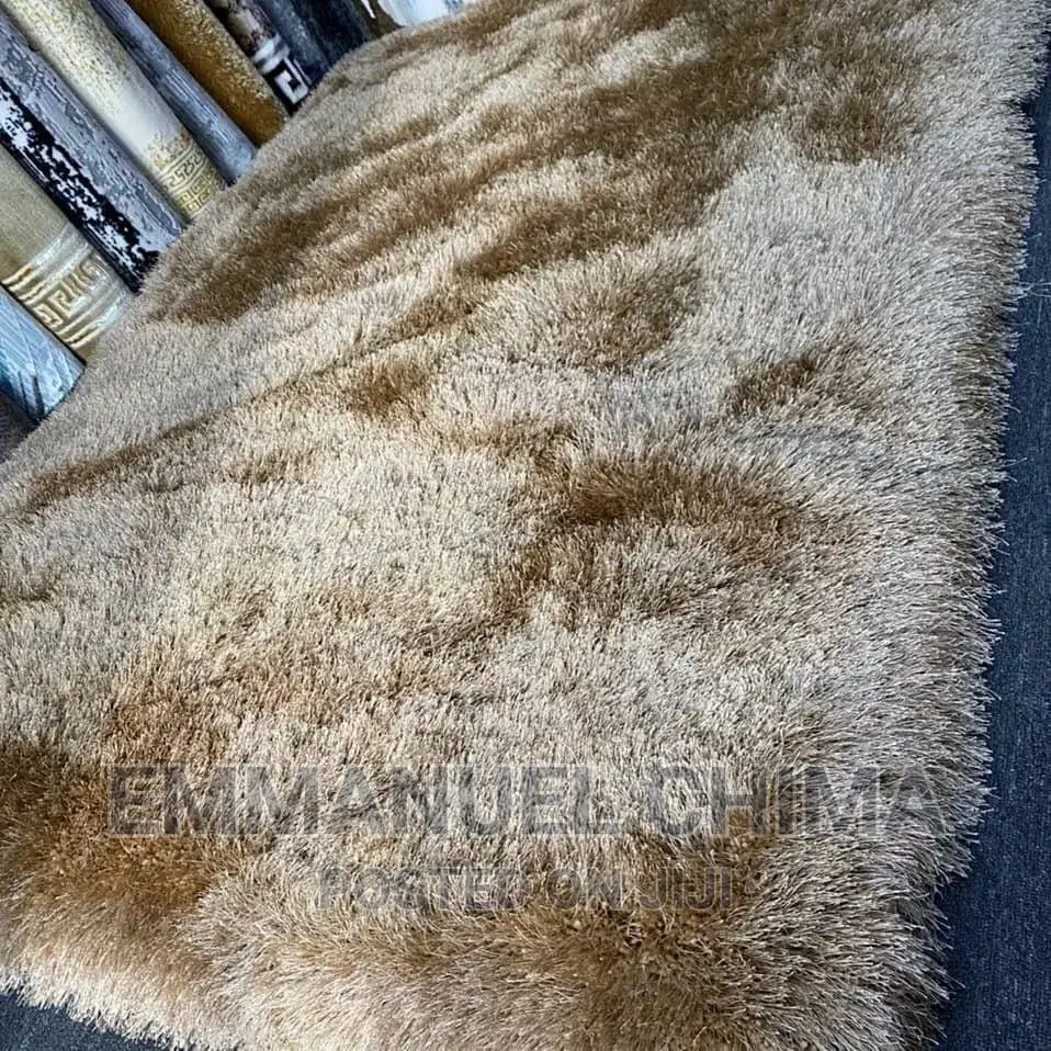 Shaggy Center Rug