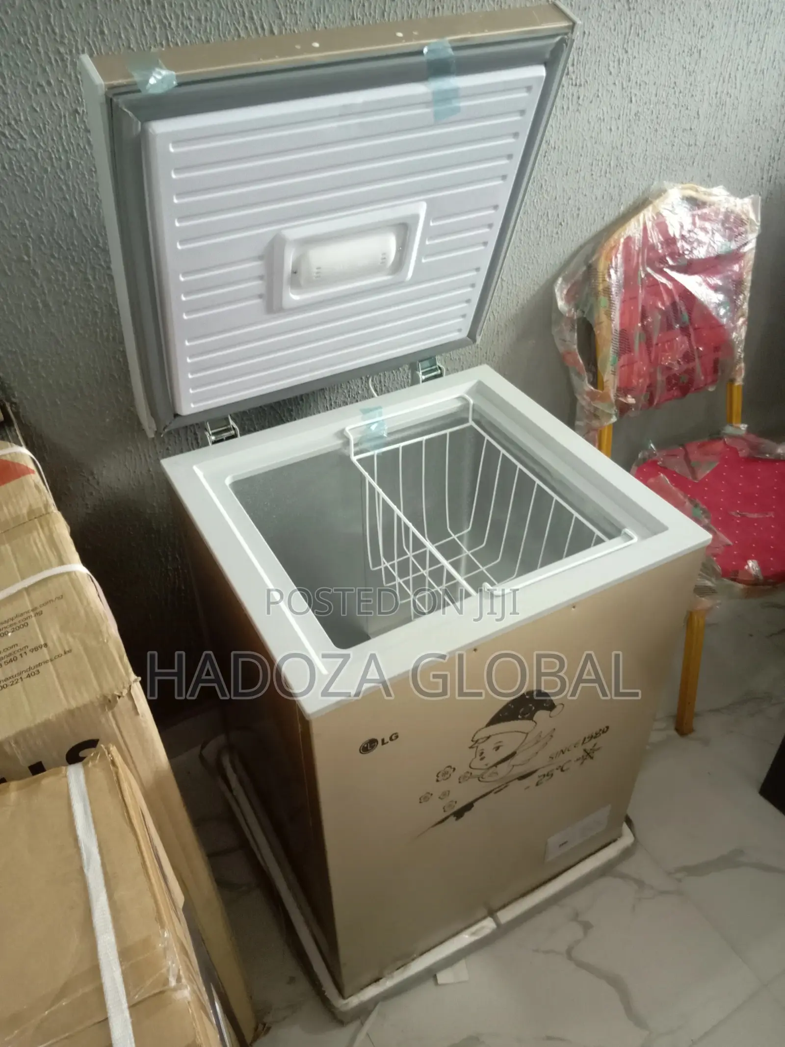 Durable LG Chest Freezer 100L {Gc-160}