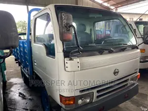 Nissan CABSTAR Bluee