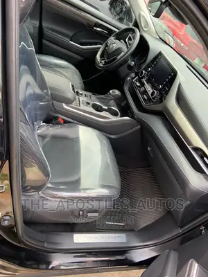 Toyota Highlander Limited 2022 Black