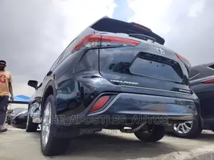Toyota Highlander Limited 2021 Black