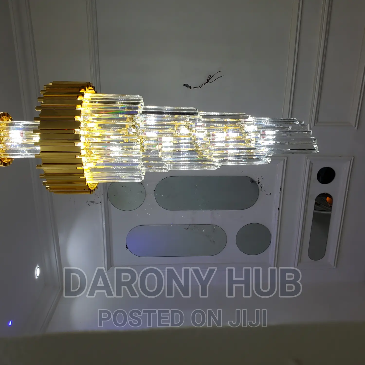 Luxury Golden Reflective Mirror